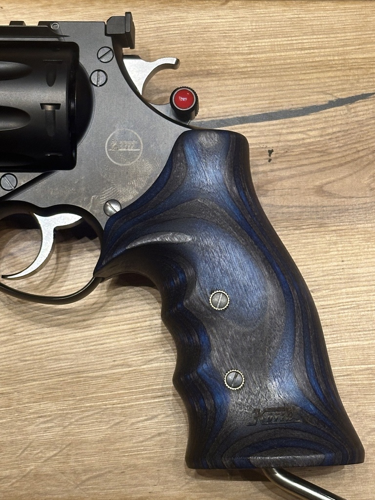 Korth_NXA__357_Magnum__38_Special_8-shot_in_Blue_9