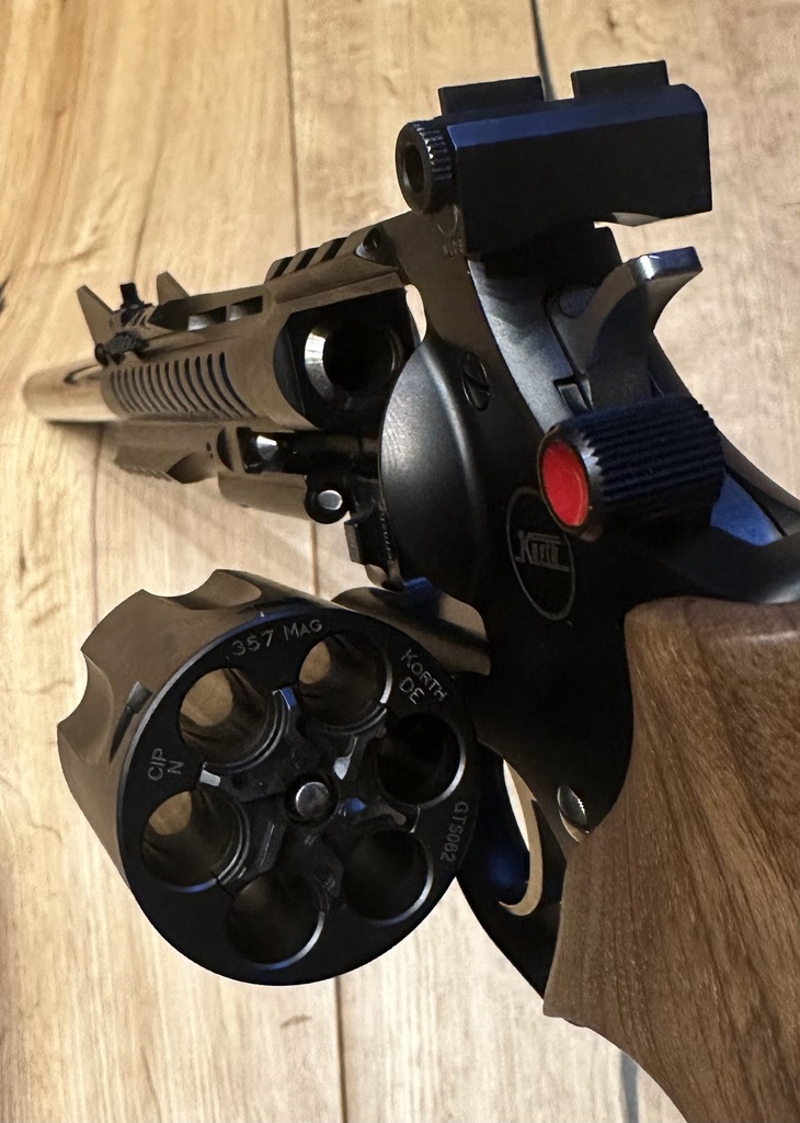 Korth_GTS__357_Magnum__38_Special_6-shot_7