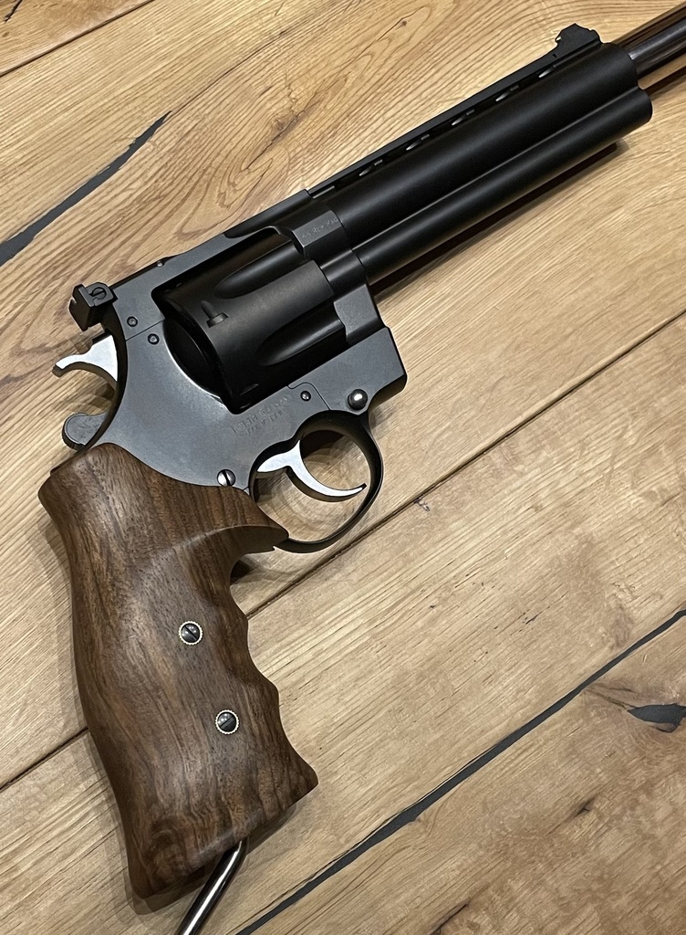 Korth_NXR__44_Remington_Magnum_6-shot_5
